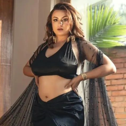 Miss Nepal elogia beleza curvilínea